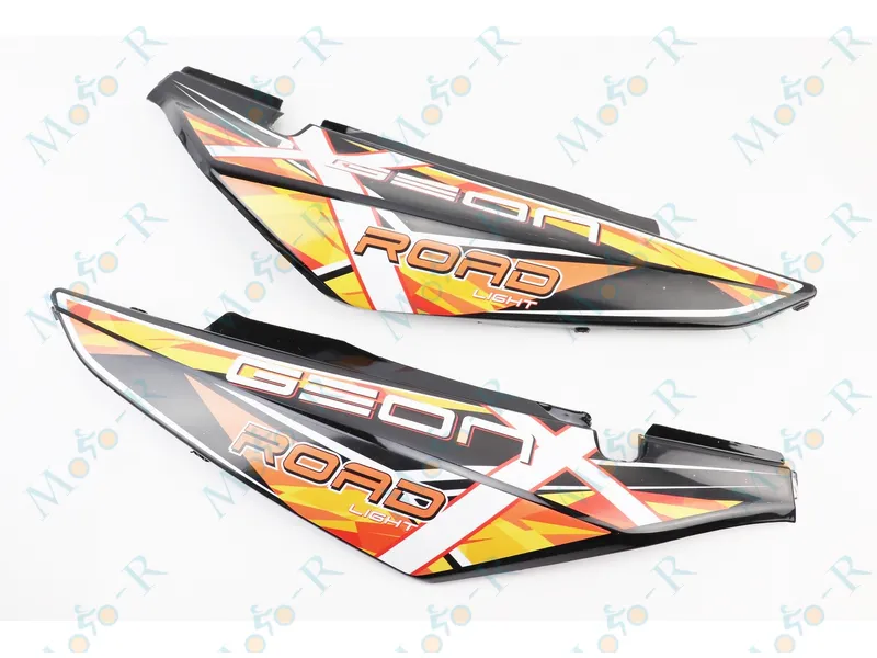 Фото 2 - X-Road Light 200-250 пластик - задний боковой лев., прав. к-кт 2шт, БЕЛЫЙ с оранжевым рисунком