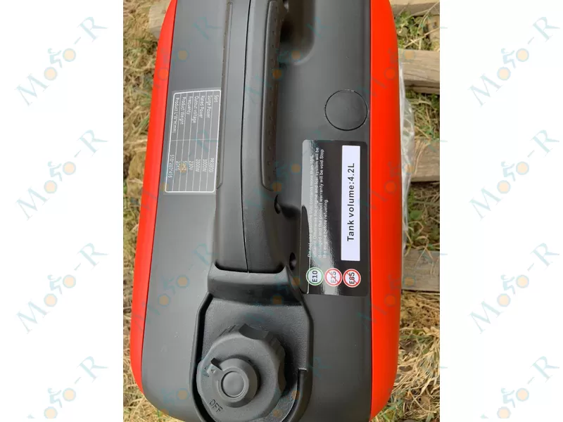 Фото 13 - Ген-р Инверторный FELFER  PR3800i  220V/12V 9A Power 2,8 -3,0 kW